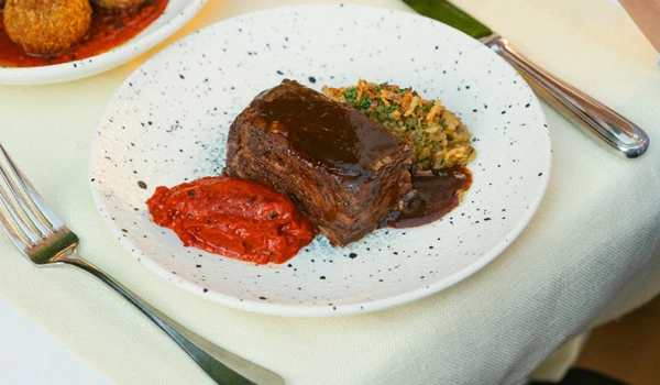 Grasidi Gastro Garden’dan Yenilenen Menüsüyle Ege ve Akdeniz Esintisi